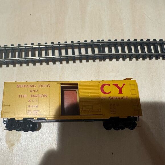 Kadee N Scale ACY 3340 Box Car - Picture 7 of 11